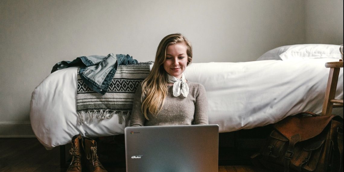High-Paying Side Hustles Using Canva and ChatGPT This Weekend