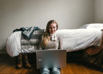 High-Paying Side Hustles Using Canva and ChatGPT This Weekend