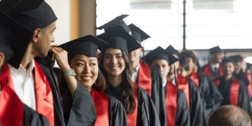 Scholarships and Financial Aid: How Students Fund Higher Education