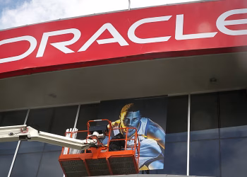 Oracle’s AI Warning Sparks Stock Sell-Off Global Market Concerns