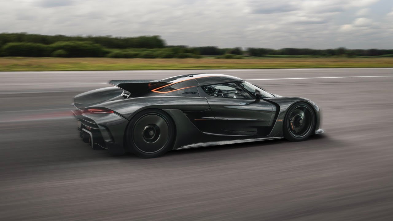 Koenigsegg Jesko Absolut high-speed hypercar