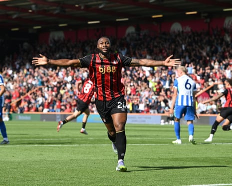 Antoine Semenyo powerful run for Bournemouth in Premier League action