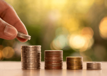 How to Create a Second Income Stream While Working Full-Time