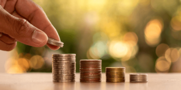 How to Create a Second Income Stream While Working Full-Time