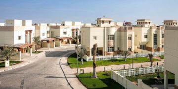 Life in Qatar Labour Camp vs City Apartments 2026